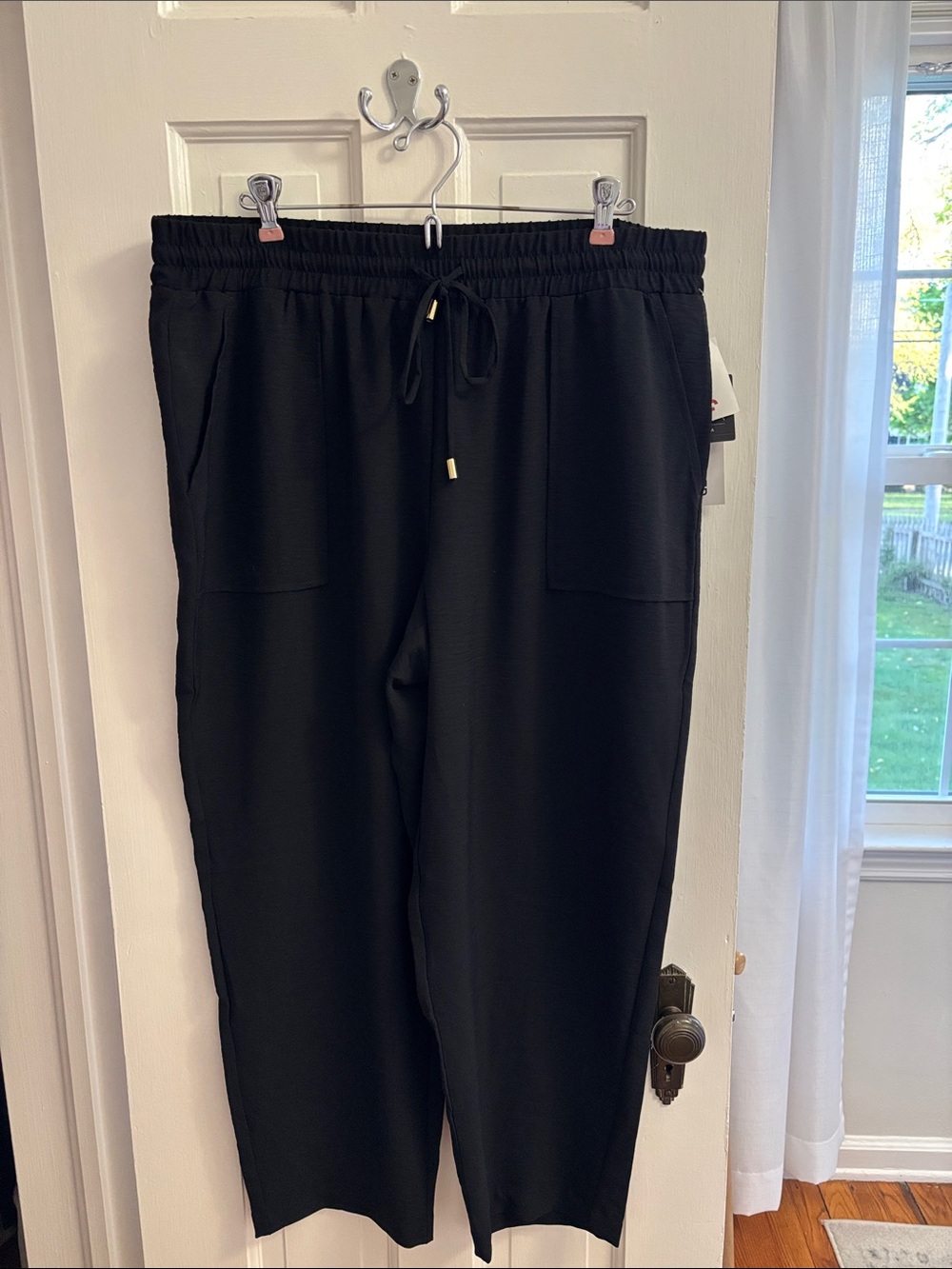 Ella Black Cropped Drawstring Pants